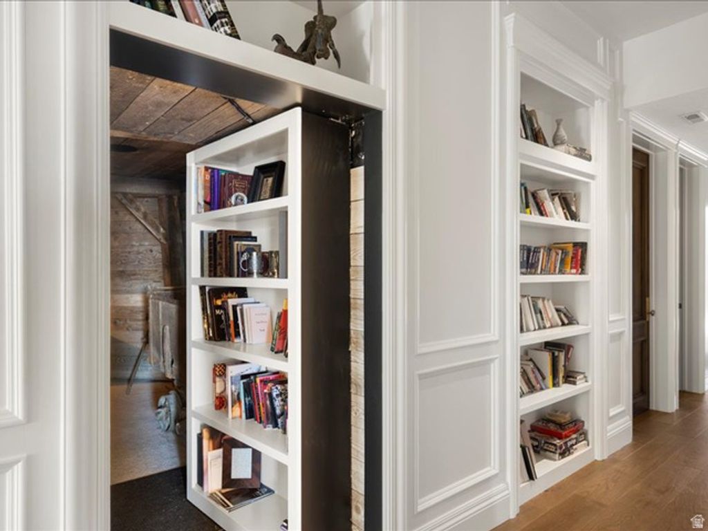 Image 80 of property listing at 5734 E LEWIS POINT CIR, Huntsville, UT 84317