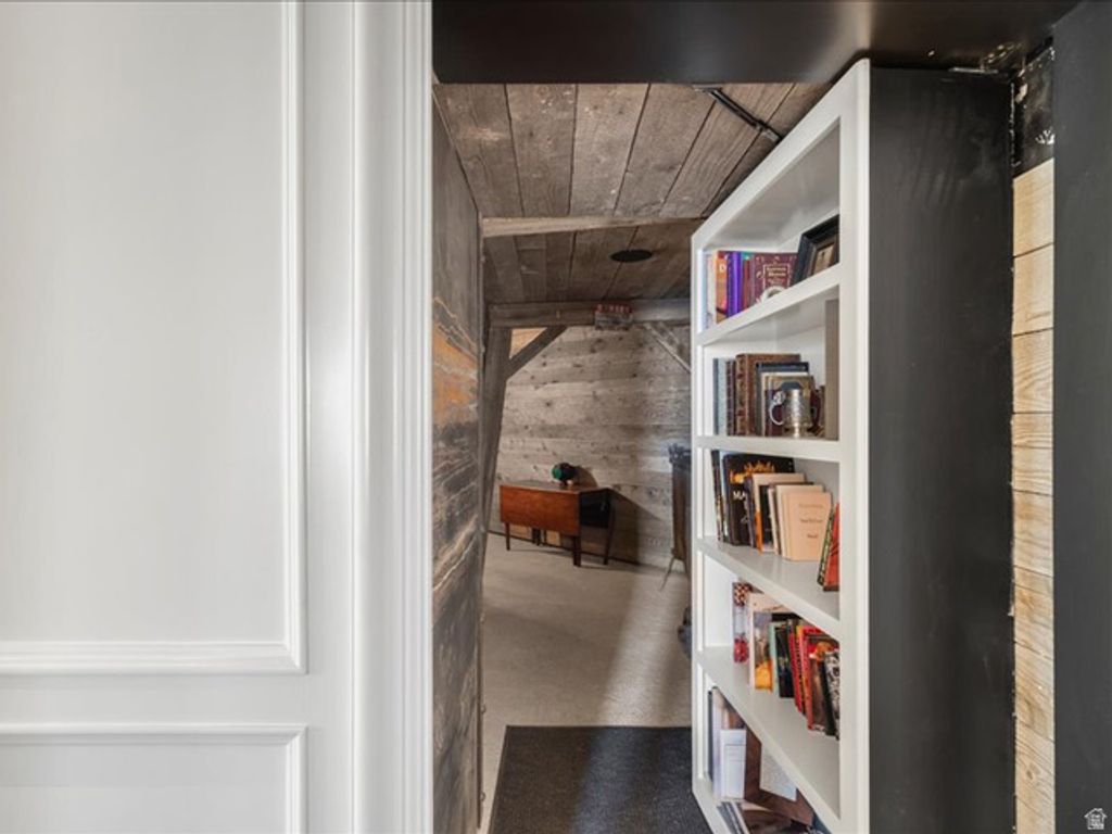 Image 81 of property listing at 5734 E LEWIS POINT CIR, Huntsville, UT 84317