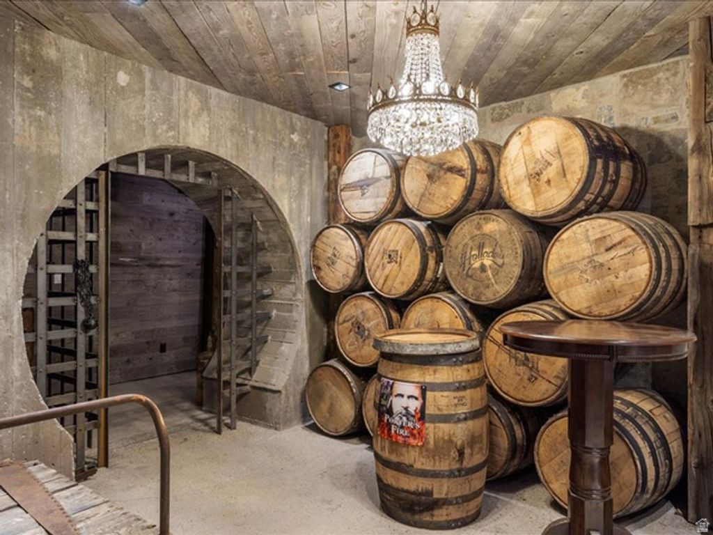 Image 91 of property listing at 5734 E LEWIS POINT CIR, Huntsville, UT 84317