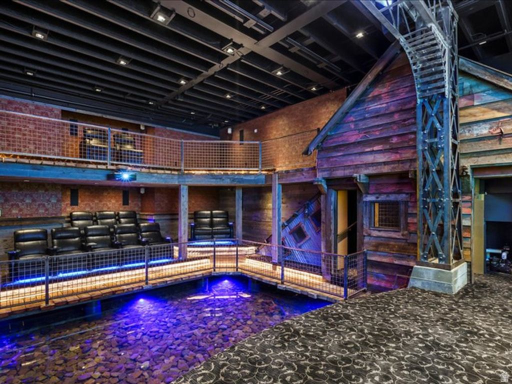 Image 92 of property listing at 5734 E LEWIS POINT CIR, Huntsville, UT 84317