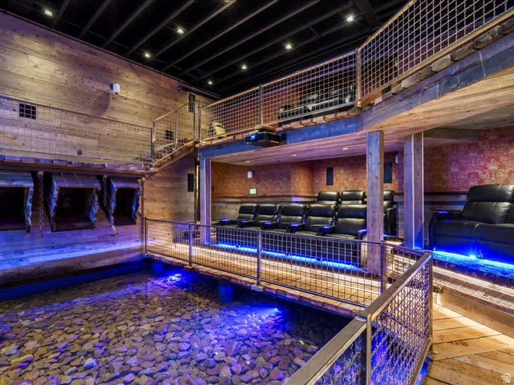 Image 97 of property listing at 5734 E LEWIS POINT CIR, Huntsville, UT 84317