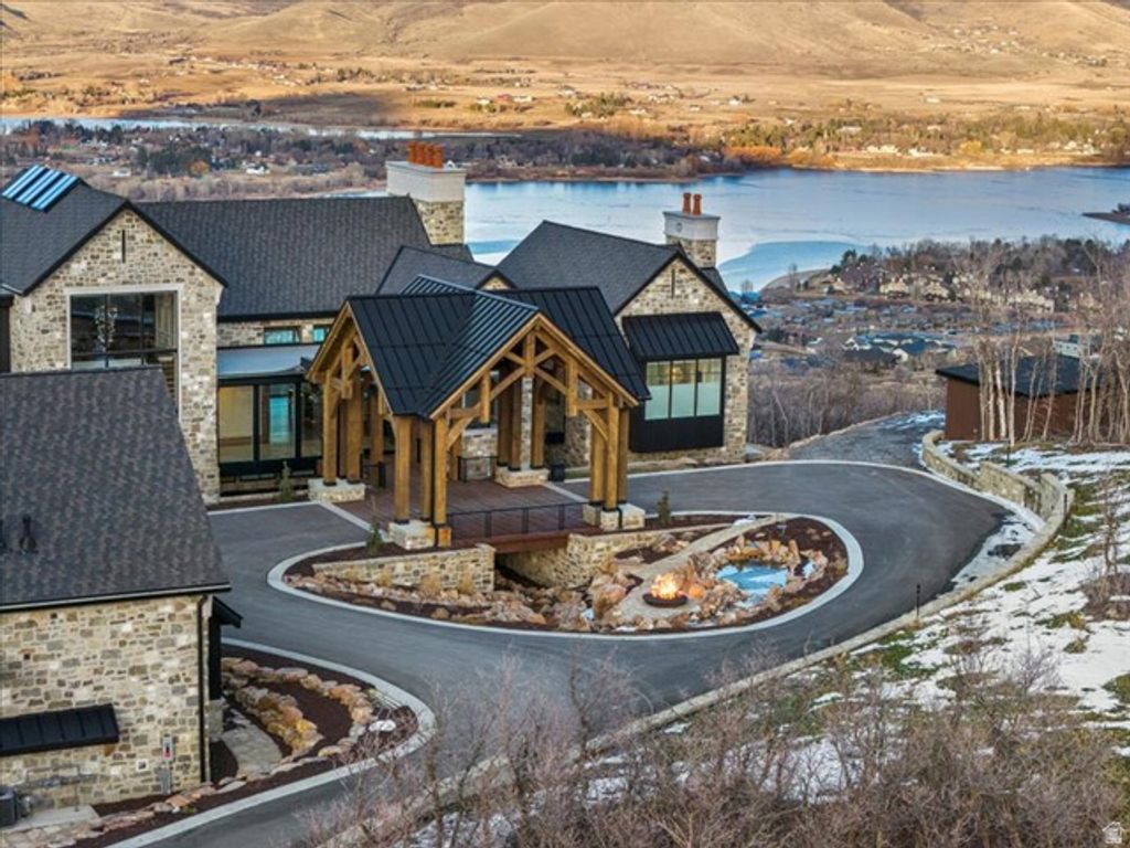 Image 100 of property listing at 5734 E LEWIS POINT CIR, Huntsville, UT 84317