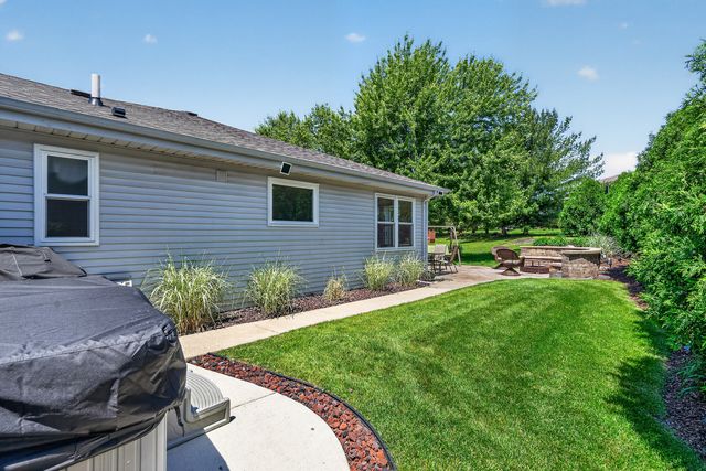 16946 Mohican Drive, Lockport, IL 60441