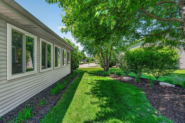 16946 Mohican Drive, Lockport, IL 60441