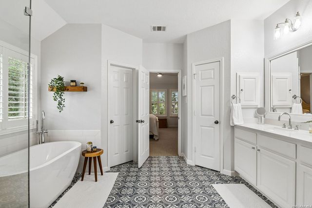 18727 Double Fork Rd, San Antonio, TX 78258