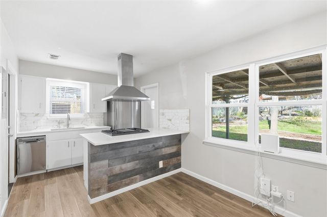 404 Seminole DR, Austin, TX 78745