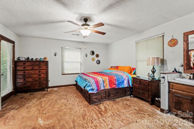 152 Shadywood Lane, Statesville, NC 28677