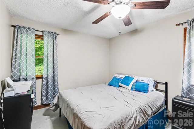 152 Shadywood Lane, Statesville, NC 28677