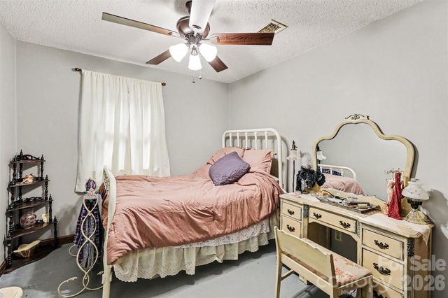 152 Shadywood Lane, Statesville, NC 28677