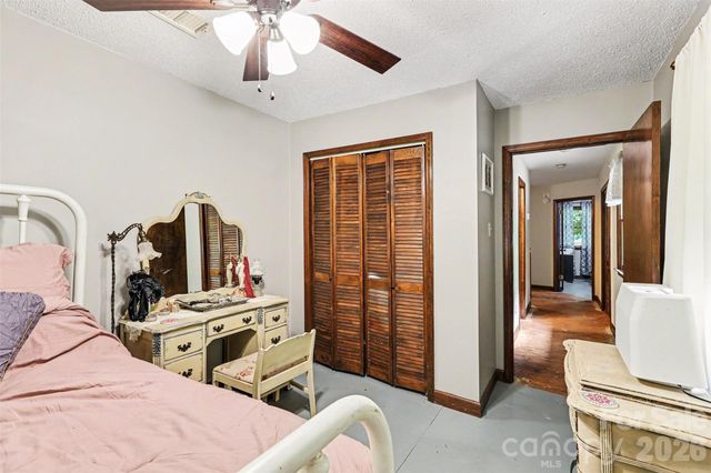 152 Shadywood Lane, Statesville, NC 28677