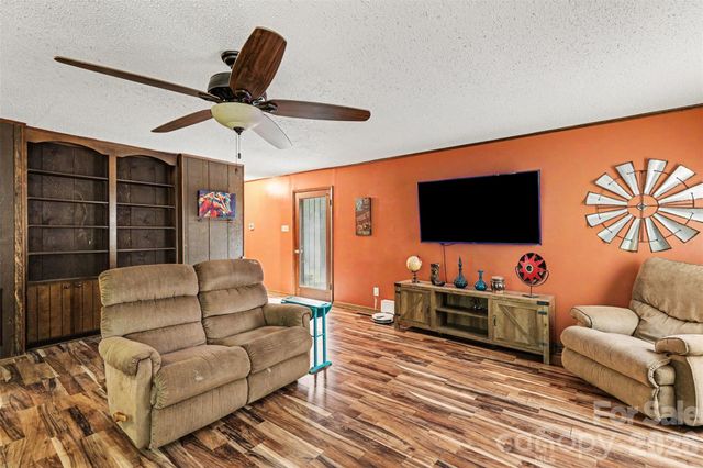 152 Shadywood Lane, Statesville, NC 28677