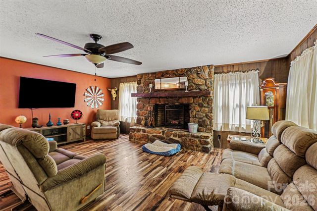 152 Shadywood Lane, Statesville, NC 28677