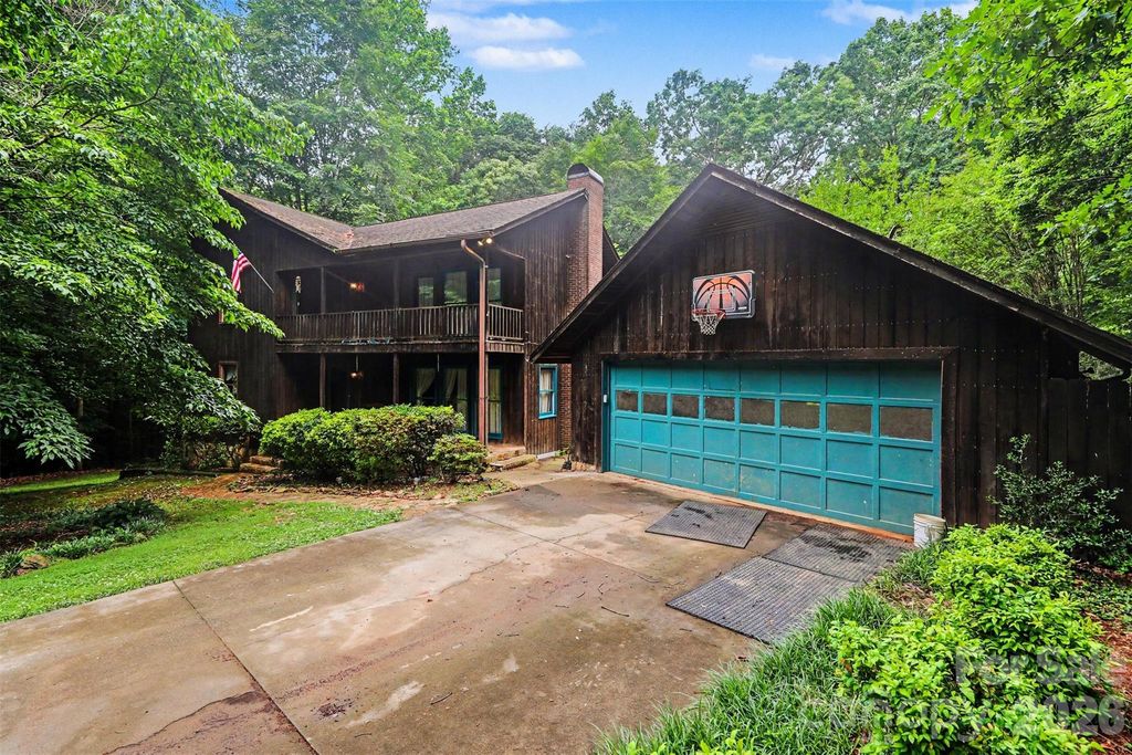 152 Shadywood Lane, Statesville, NC 28677