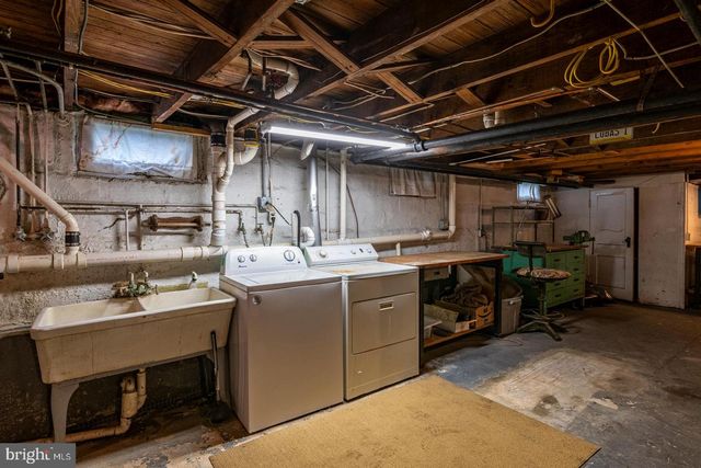 2554 HILL RD, Reading, PA 19606