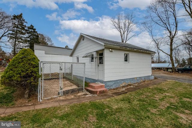 2554 HILL RD, Reading, PA 19606