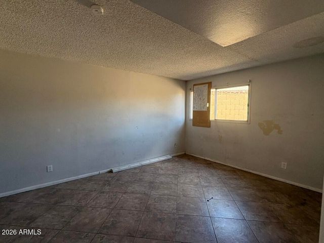 4137 W LUKE Avenue, Phoenix, AZ 85019