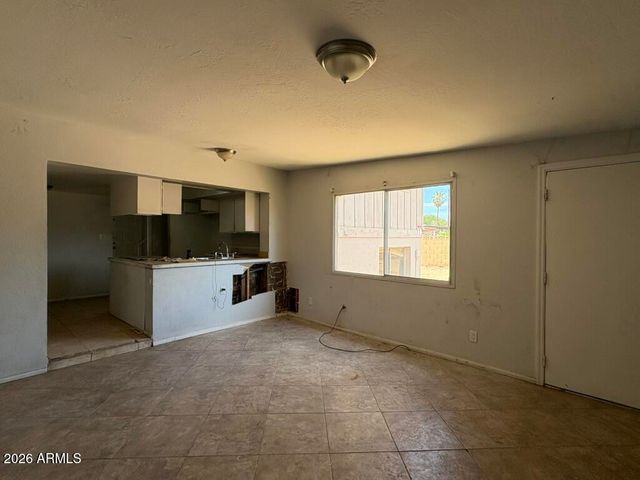 4137 W LUKE Avenue, Phoenix, AZ 85019