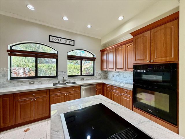 12391 SW 75th St, Miami, FL 33183