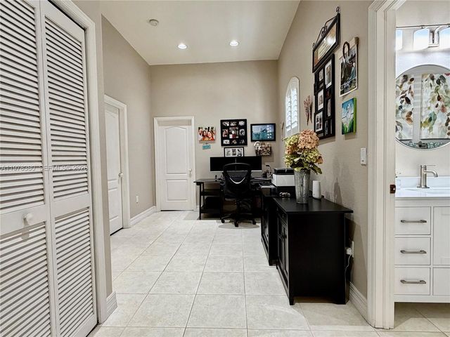 12391 SW 75th St, Miami, FL 33183