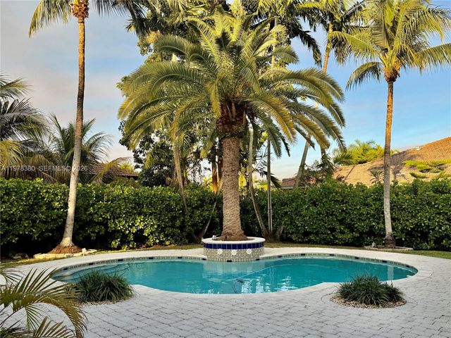 12391 SW 75th St, Miami, FL 33183