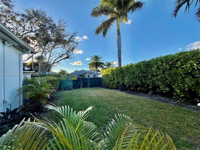 12391 SW 75th St, Miami, FL 33183