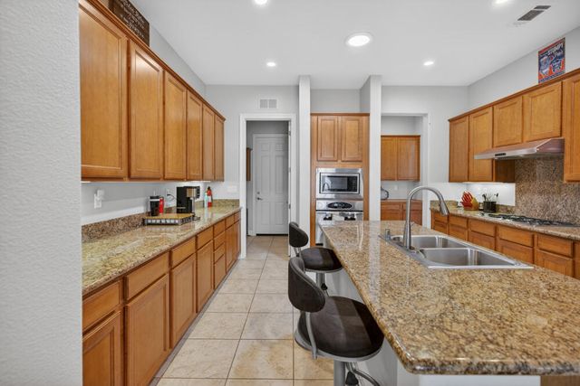 751 Woodacre Drive, Redding, CA 96002