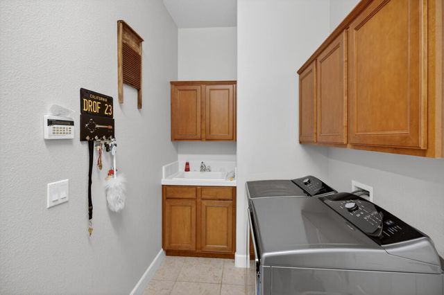 751 Woodacre Drive, Redding, CA 96002