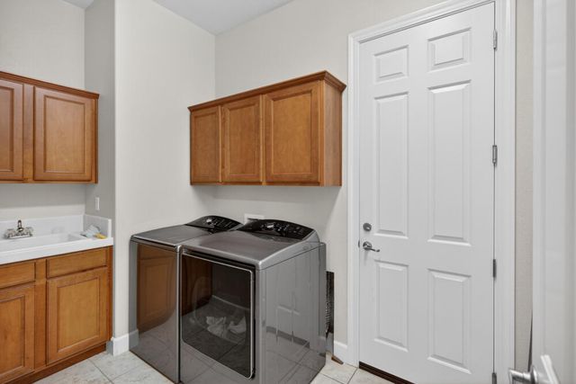 751 Woodacre Drive, Redding, CA 96002