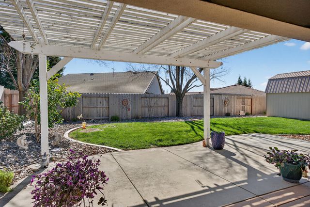 751 Woodacre Drive, Redding, CA 96002