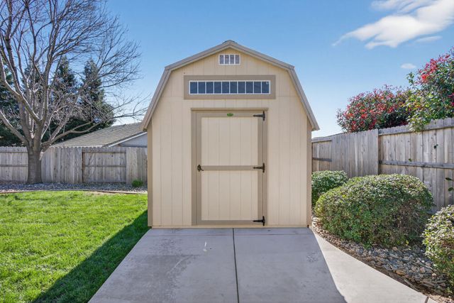 751 Woodacre Drive, Redding, CA 96002