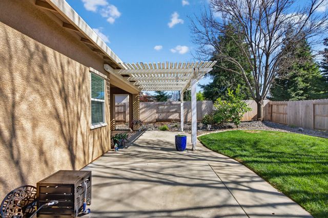 751 Woodacre Drive, Redding, CA 96002