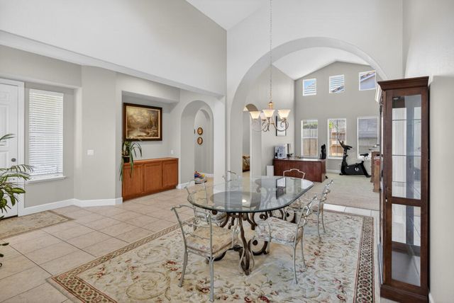 751 Woodacre Drive, Redding, CA 96002