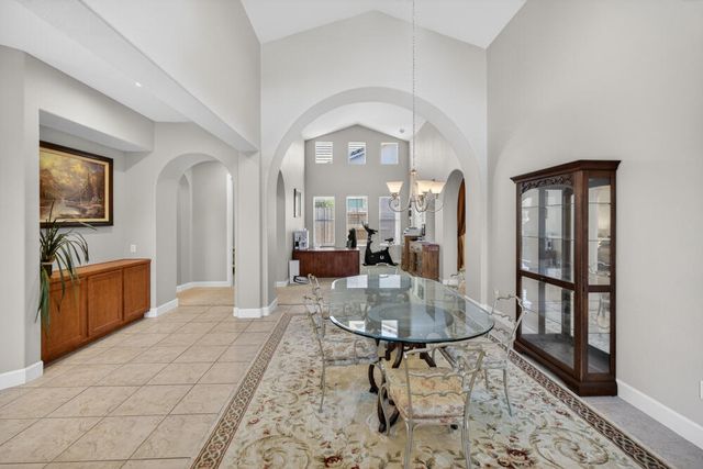 751 Woodacre Drive, Redding, CA 96002