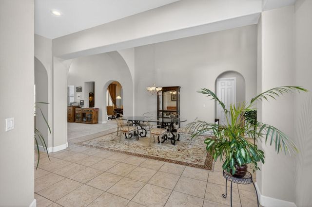 751 Woodacre Drive, Redding, CA 96002