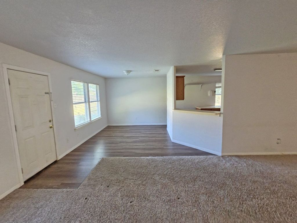 6204 Kelly Drive, Granbury, TX 76048 — photo 2