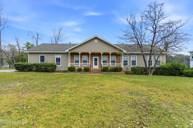 632 Ravenswood Road, Hampstead, NC 28443