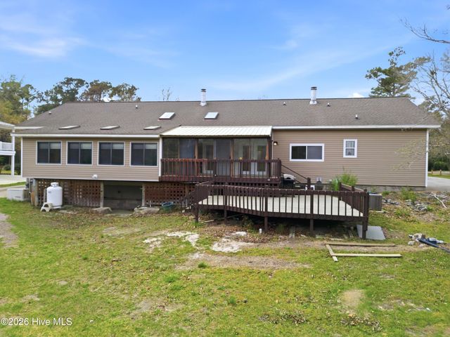 632 Ravenswood Road, Hampstead, NC 28443