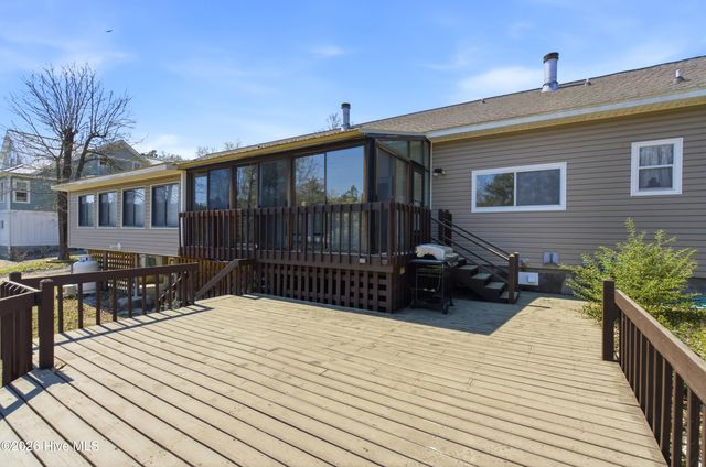 632 Ravenswood Road, Hampstead, NC 28443