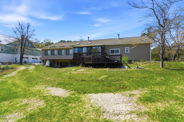 632 Ravenswood Road, Hampstead, NC 28443