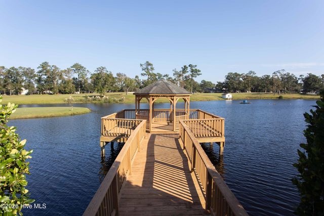 632 Ravenswood Road, Hampstead, NC 28443