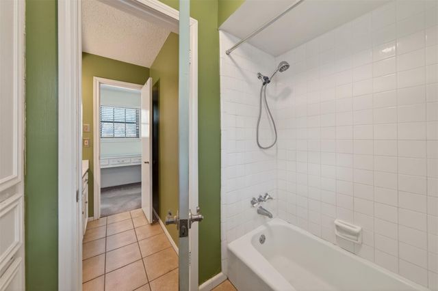 5934 Theall Road, Houston, TX 77066