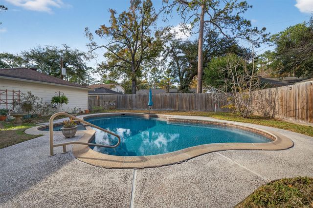 5934 Theall Road, Houston, TX 77066