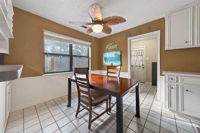 5934 Theall Road, Houston, TX 77066