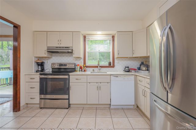 62 Barnes Road, Washingtonville, NY 10992