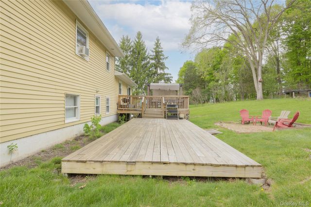 62 Barnes Road, Washingtonville, NY 10992