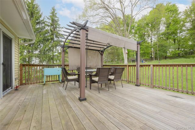 62 Barnes Road, Washingtonville, NY 10992