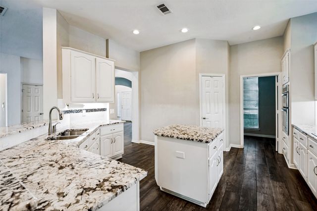 6040 Fieldstone Drive, Dallas, TX 75252