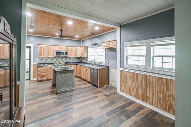 509 S Depot Street, Bonifay, FL 32425