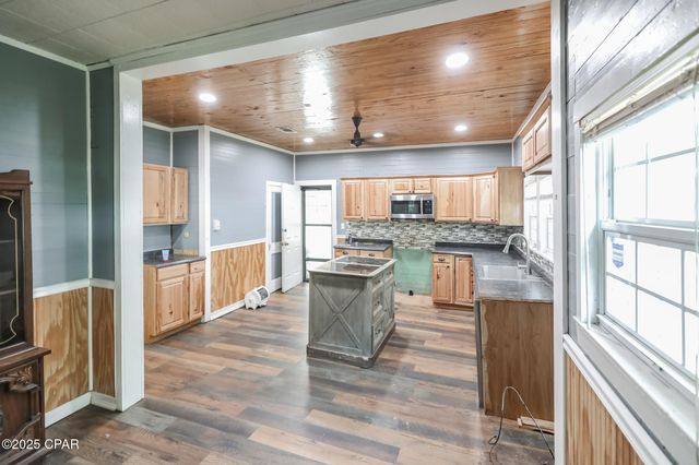509 S Depot Street, Bonifay, FL 32425