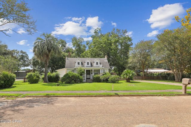 509 S Depot Street, Bonifay, FL 32425